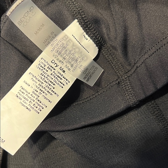 NWT Beyond Yoga Heather Rib Black Shine Glow On Cropped Tank - Picture 6 of 10